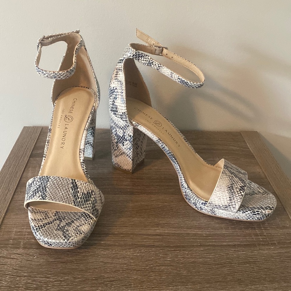 Chinese Laundry Snakeskin platform sandal size 9
